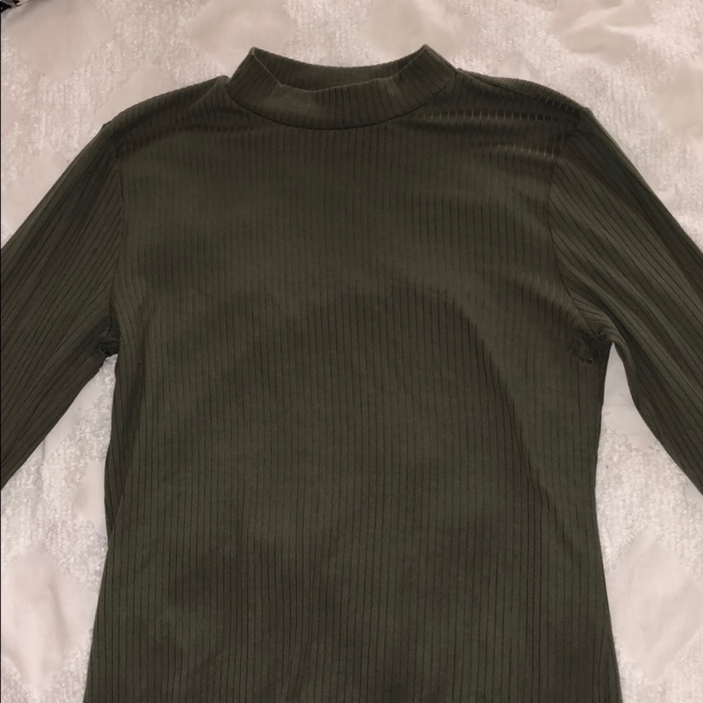 Green mock neck long sleeve